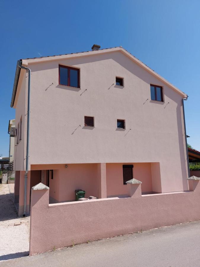 Apartmani Ana Sukošan Exterior foto