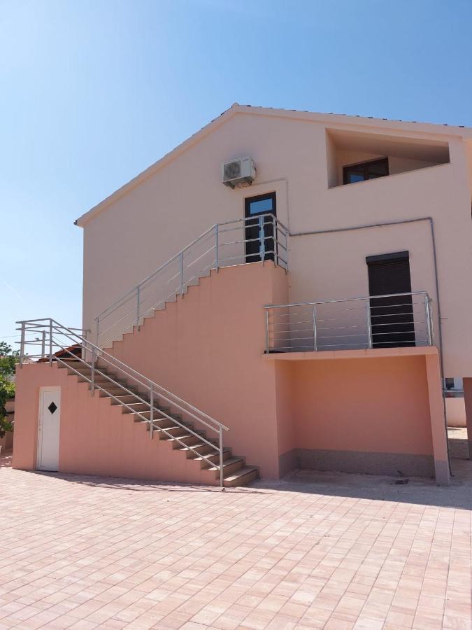 Apartmani Ana Sukošan Exterior foto